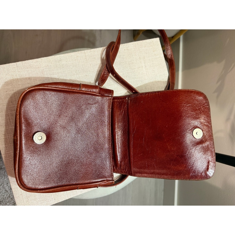 Vintage Cognac Brown Leather Crossbody Bag Striped Lining Minimalist Flap Purse - Picture 3 of 11